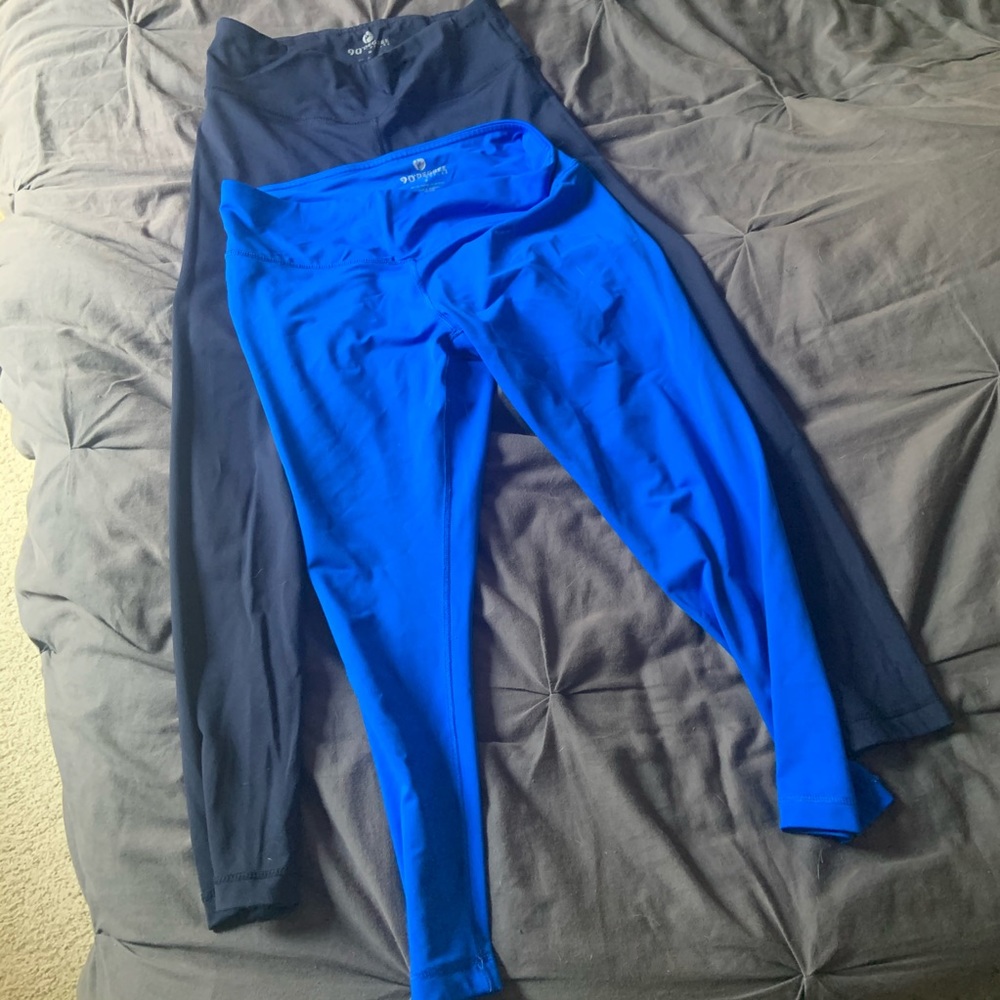 90 degree leggings 2 pairs!! M
